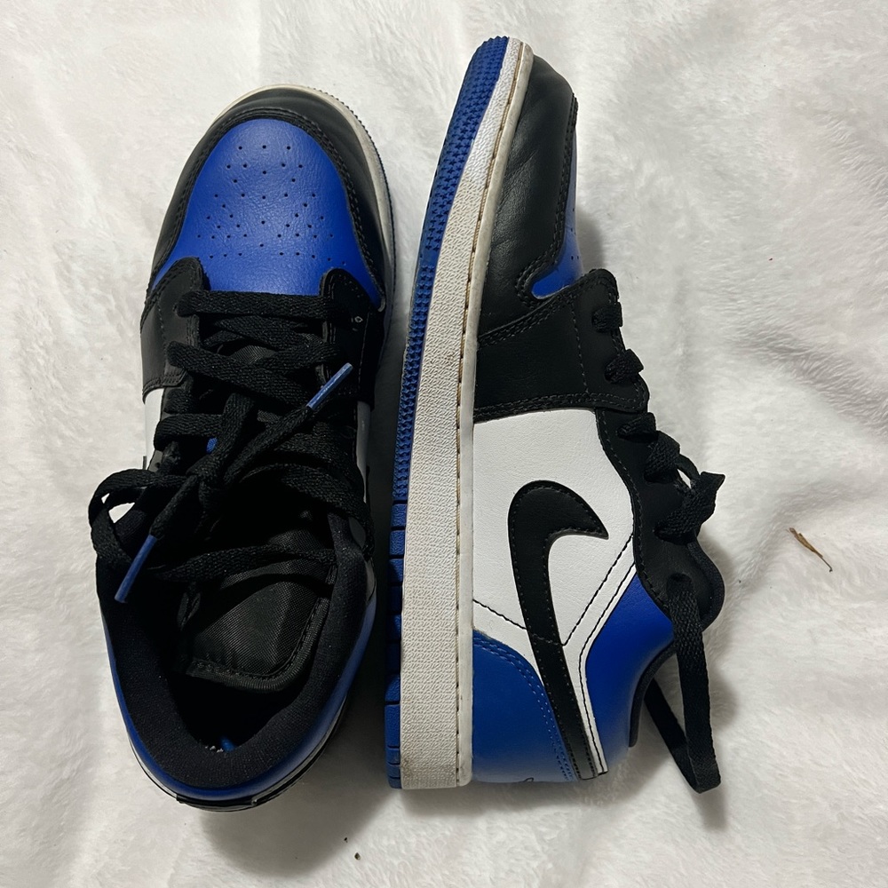 JORDAN 1 low royal toe